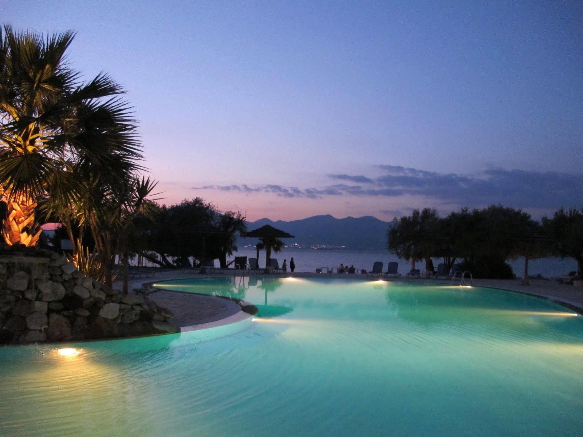 Florida Blue Bay Resort & Spa Psathopyrgos Bagian luar foto